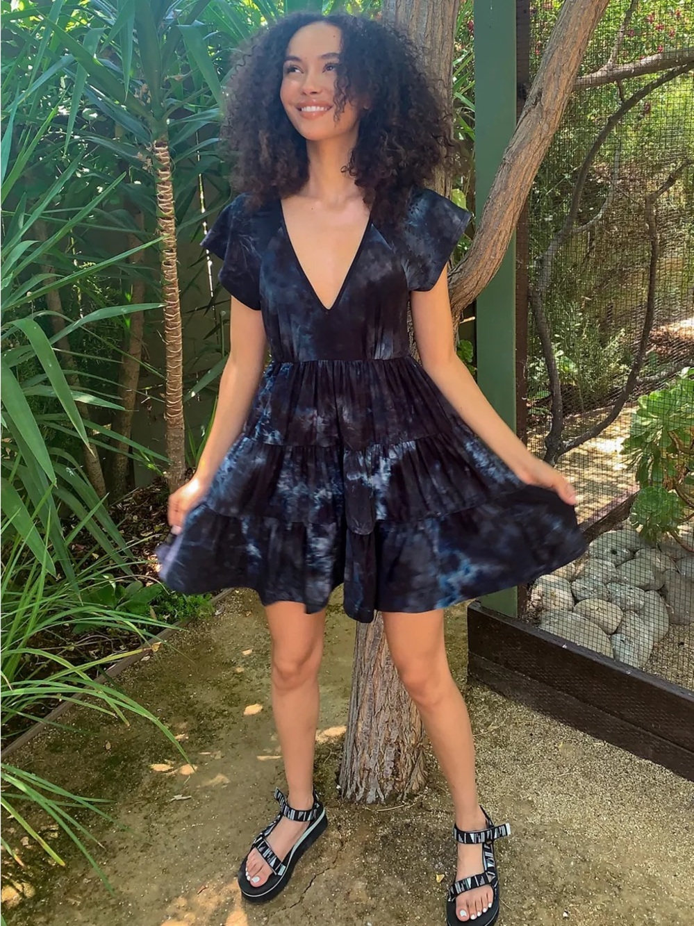 Urban Outfitters Julia Blue Tie Dye V Neck Ruffle Mini Dress Large